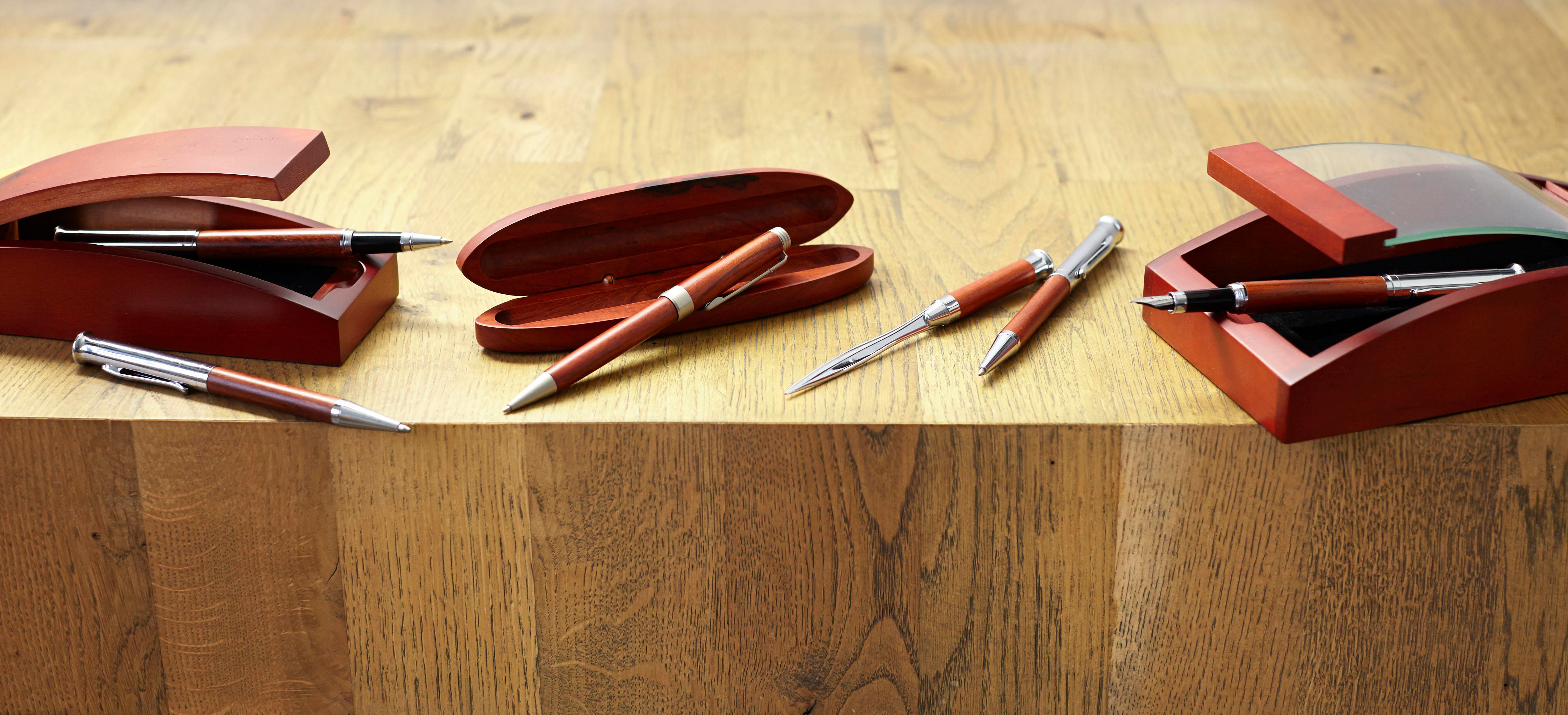 Set de escritura, de madera Paulette