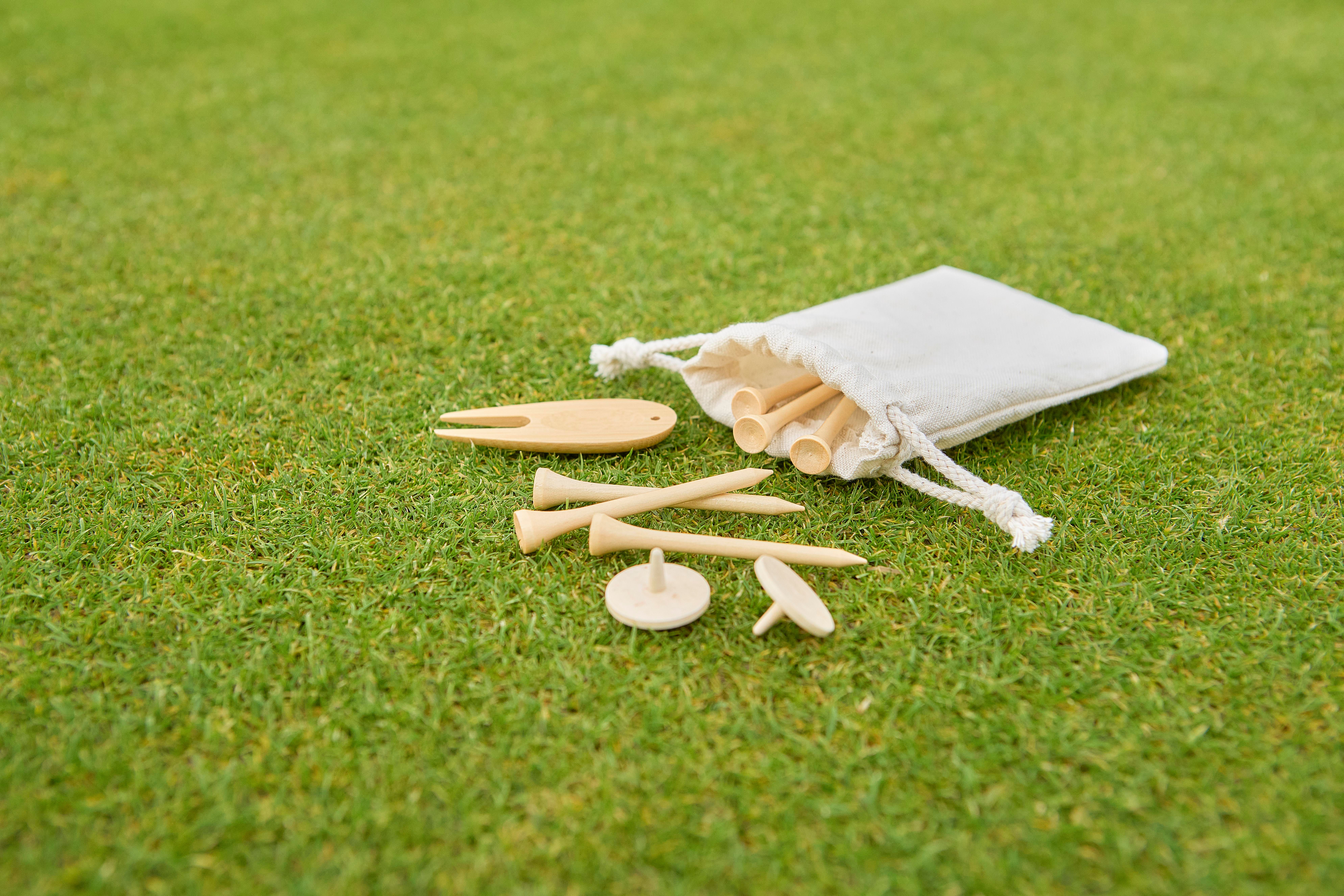 Wooden golf tees Nyssa