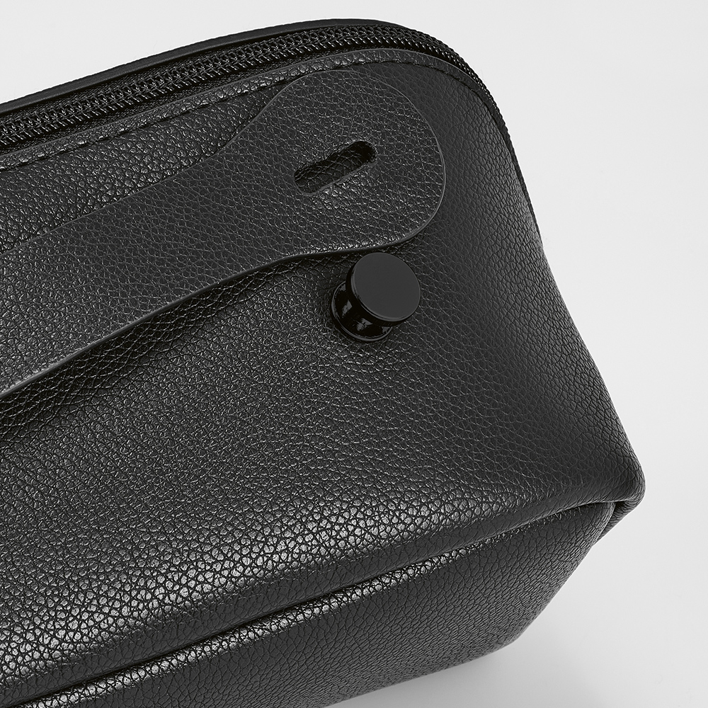 Macao Toiletry Bag