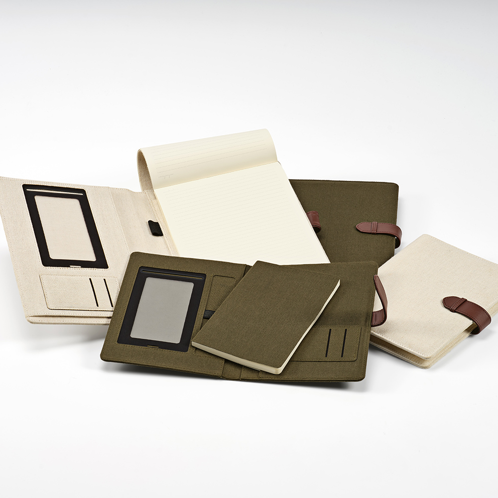 Eliot A4 Folder
