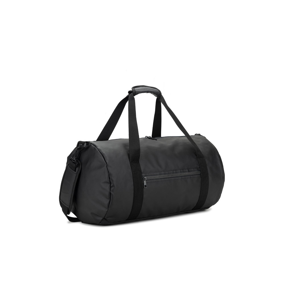 OSASCO SPORT. Bolsa de deporte de forma cilíndrica fabricada en poliéster reciclado 600D de alta densidad con compartimento lateral para zapatillas