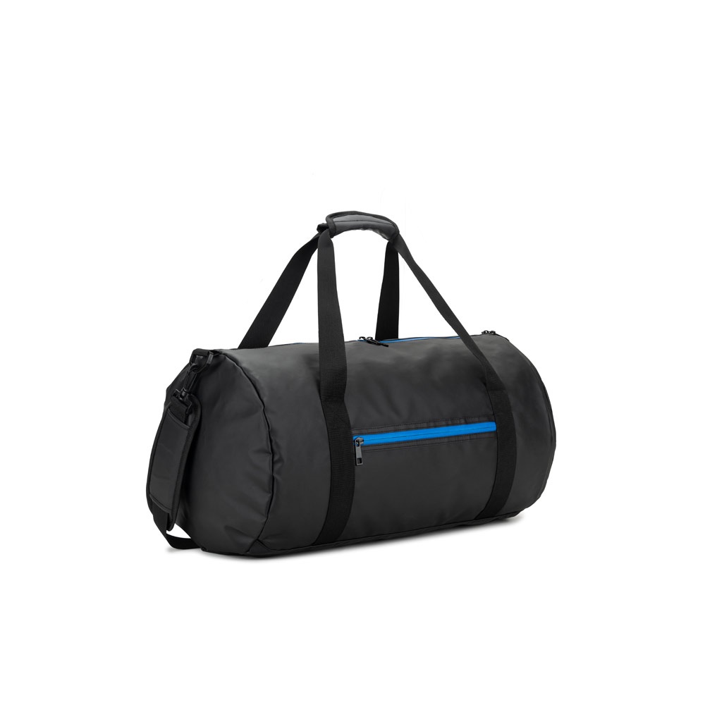 OSASCO SPORT. Bolsa de deporte de forma cilíndrica fabricada en poliéster reciclado 600D de alta densidad con compartimento lateral para zapatillas