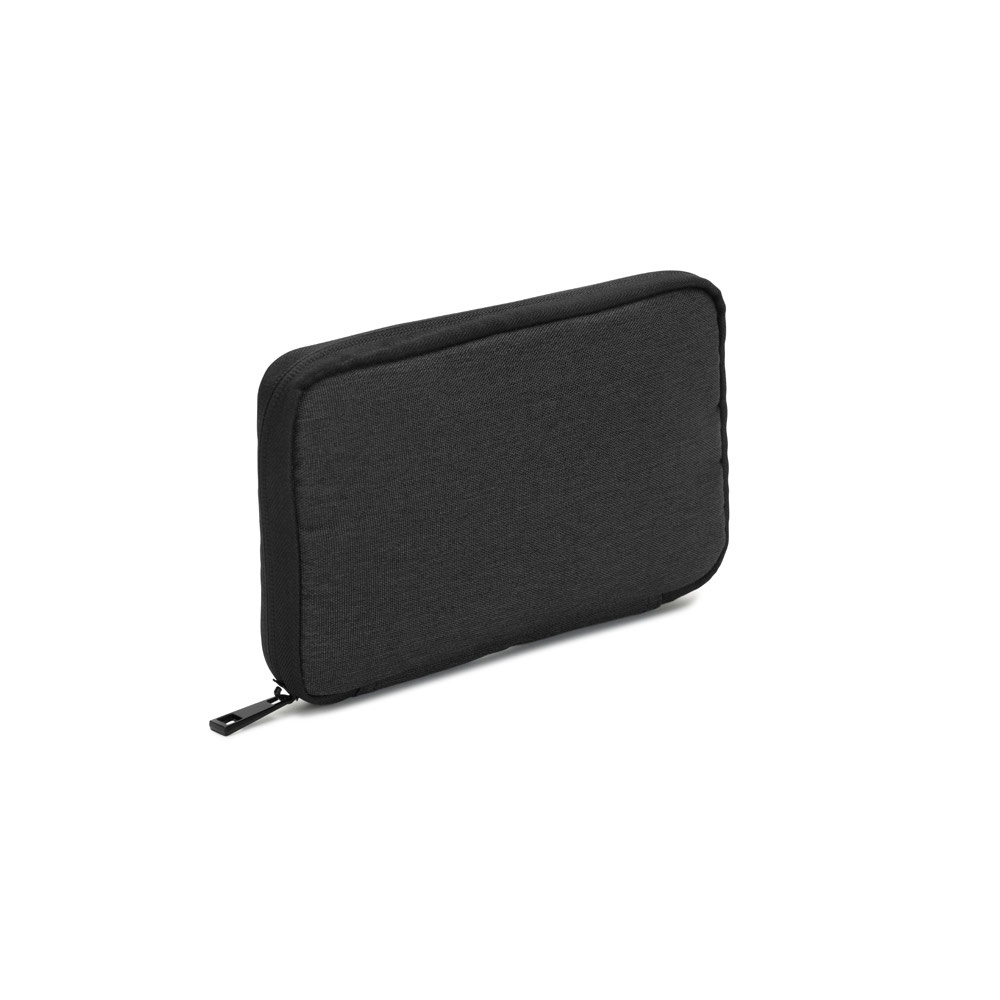 Newcastle BAG. Bolsa organizadora de poliéster reciclado 600D de alta densidad con un espacioso compartimento principal para accesorios tecnológicos