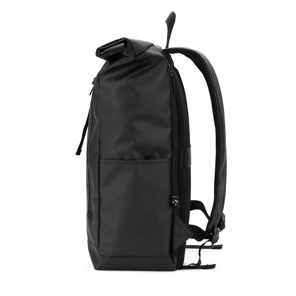 OSASCO BPACK. Mochila "roll top" con diseño de sistema de cierre que permite enrollar la parte superior para ajustarse al volumen de la mochila en poliéster reciclado 600D