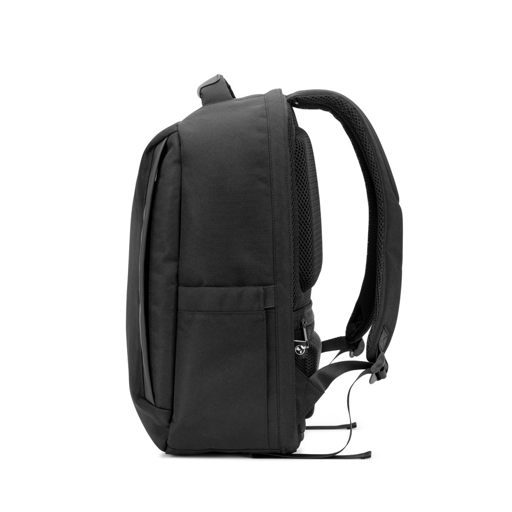 YANGON BPACK. Mochila antirrobo, en sarga con revestimiento hidrófugo y poliéster reciclado 600D, para portátil de 17.3"