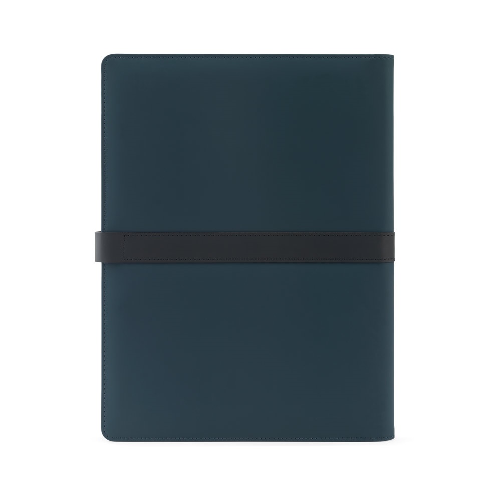 SANDERSON FOLDER. Carpeta A4 de PU (50% reciclada) con cierre magnético y bloc de notas con páginas rayadas