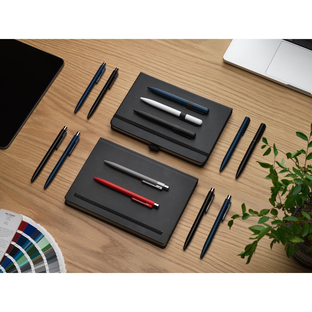 KYLIE SET. Set compuesto por un bolígrafo y un bolígrafo sin tinta, ambos fabricados en aluminio (94% reciclado)