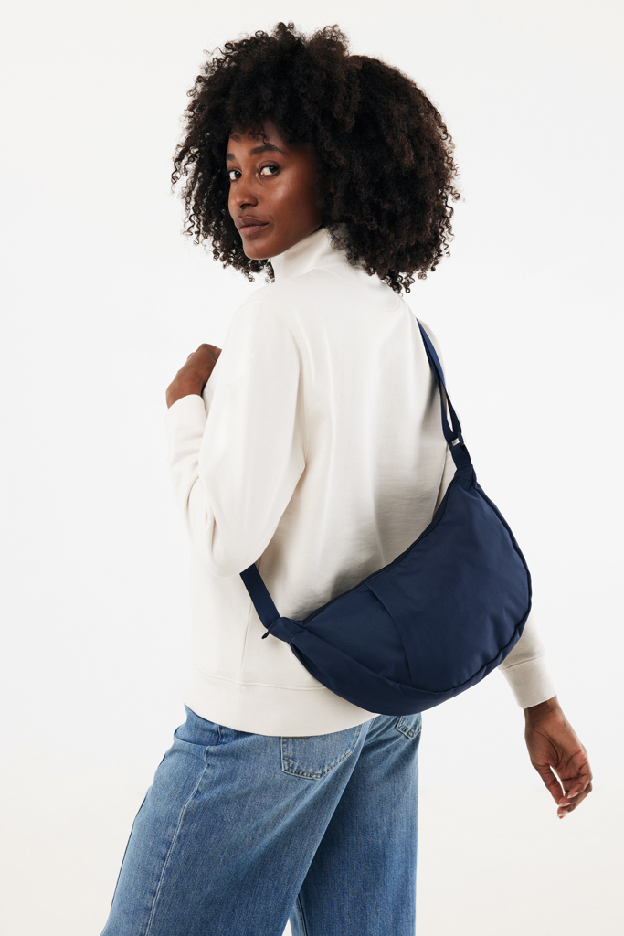 Bolsa bandolera de media luna Crescent XL AWARE™ RPET