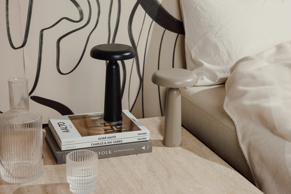 Lámpara de mesa VINGA Avery RCS