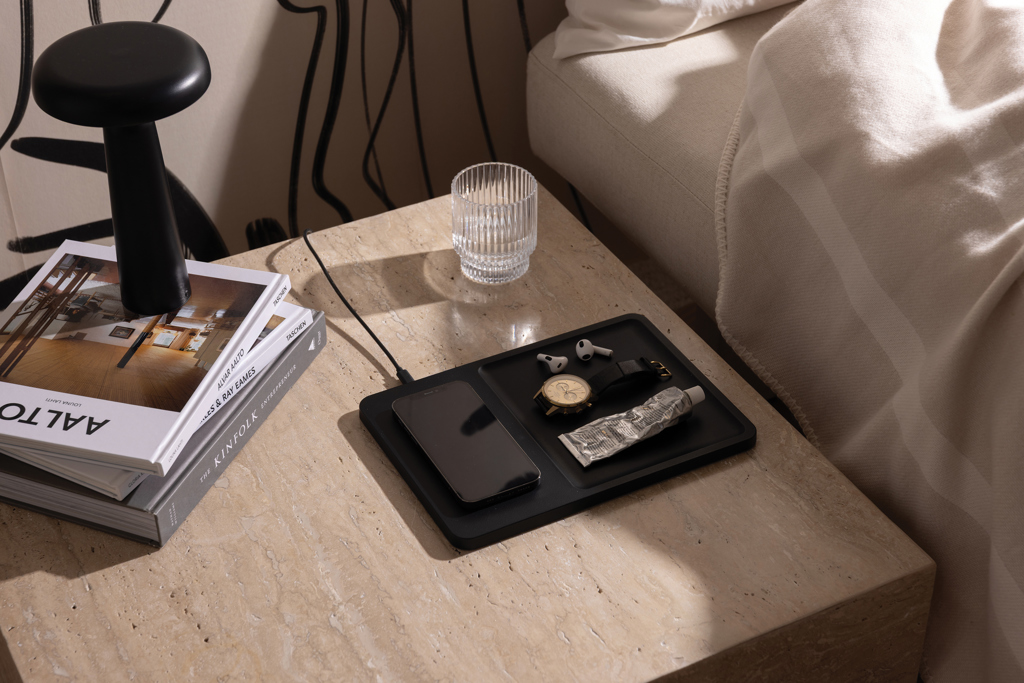 Cargador y bandeja de accesorios VINGA Timo RCS