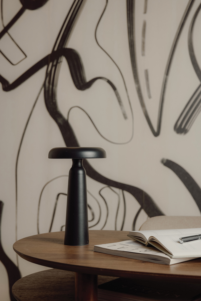 Lámpara de mesa VINGA Avery RCS