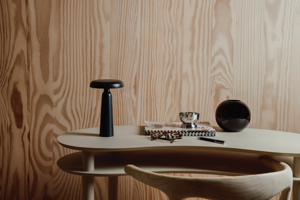 Lámpara de mesa VINGA Avery RCS