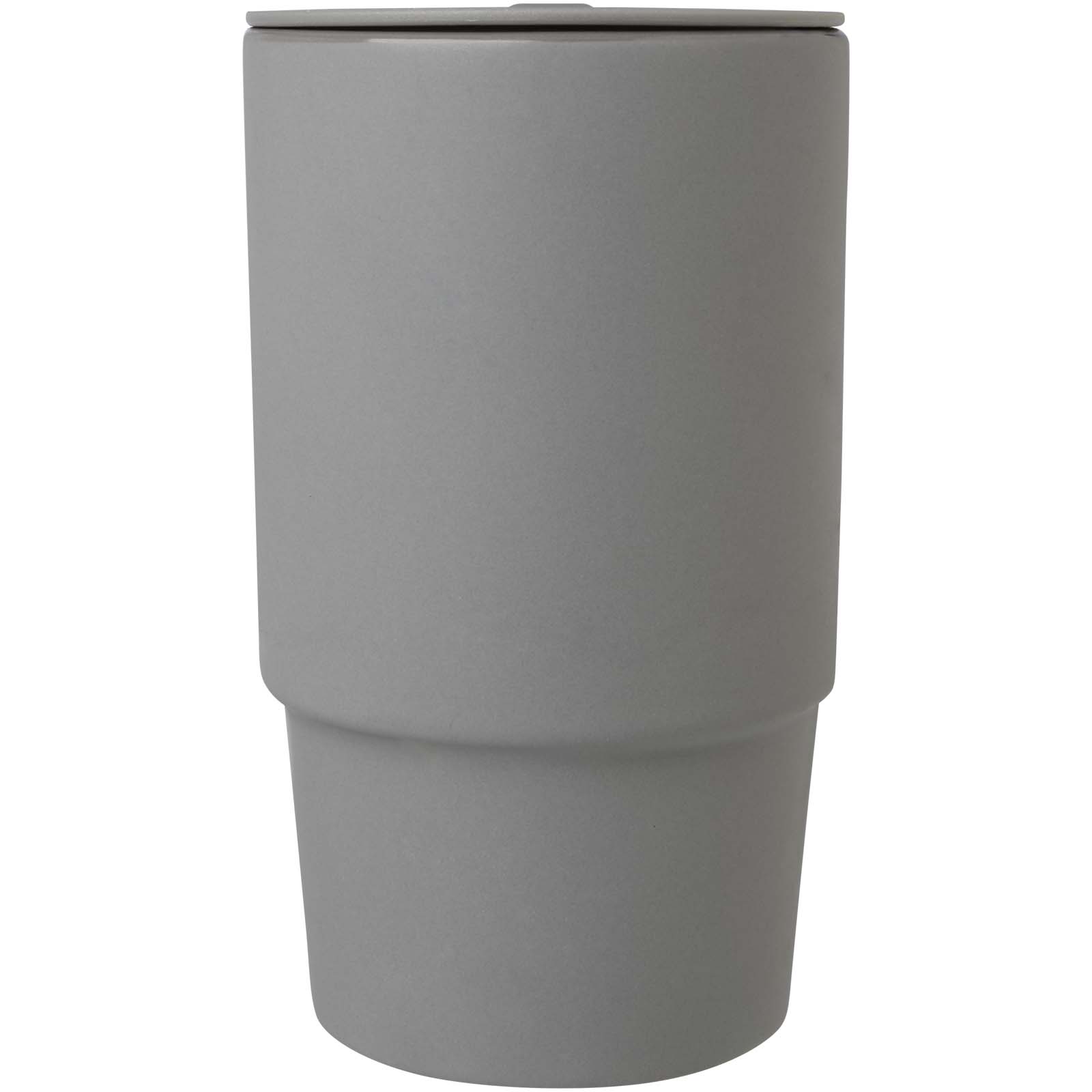 Taza de cerámica con tapa de plástico de 450 ml Carter