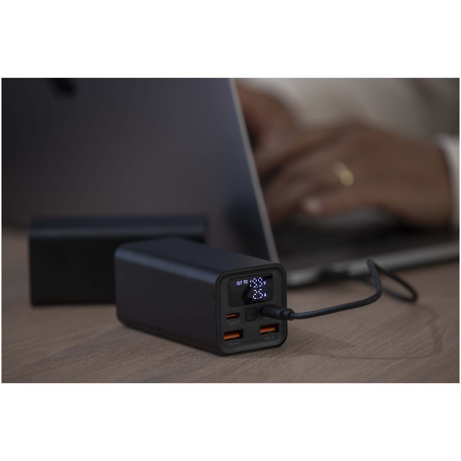 Batería externa para portátil de aluminio reciclado de 20 000 mAh y 70 W Acamar