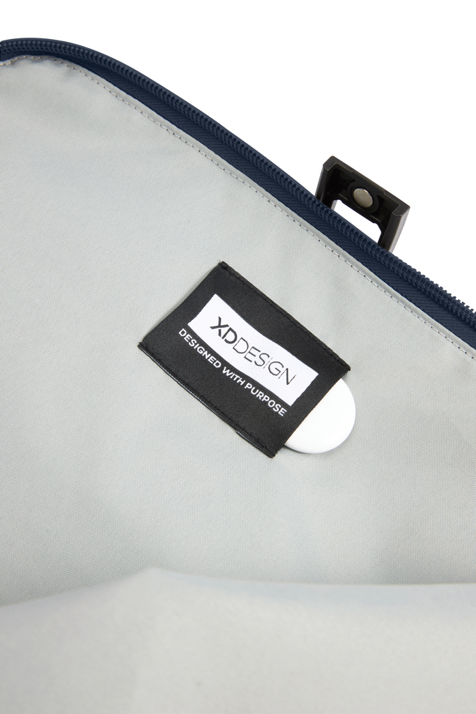 Mochila urbana resistente al agua con solapa