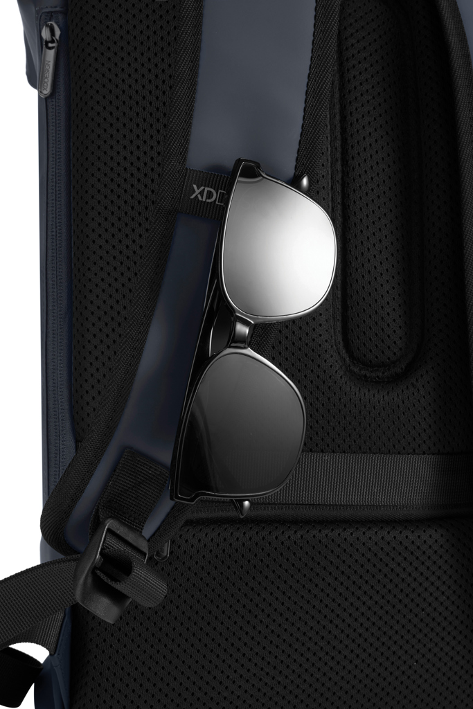 Mochila urbana resistente al agua con solapa