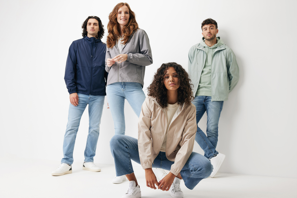 Chaqueta ligera IQONIQ Logan de poliéster reciclado