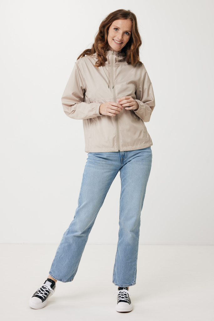 Chaqueta ligera IQONIQ Logan de poliéster reciclado