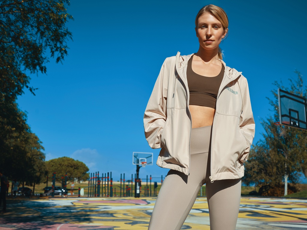 Chaqueta ligera IQONIQ Logan de poliéster reciclado