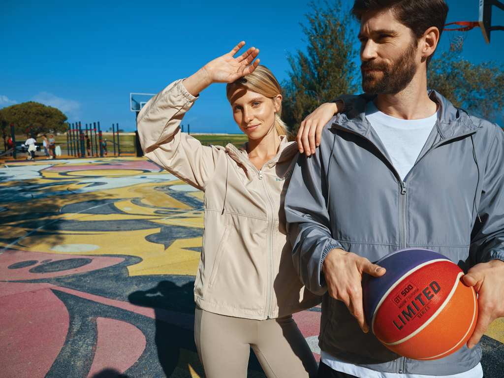 Chaqueta ligera IQONIQ Logan de poliéster reciclado