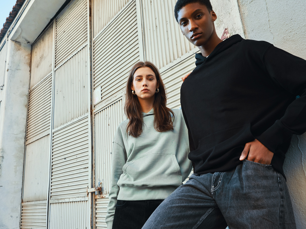 IQONIQ Yoho recycled cotton relaxed hoodie