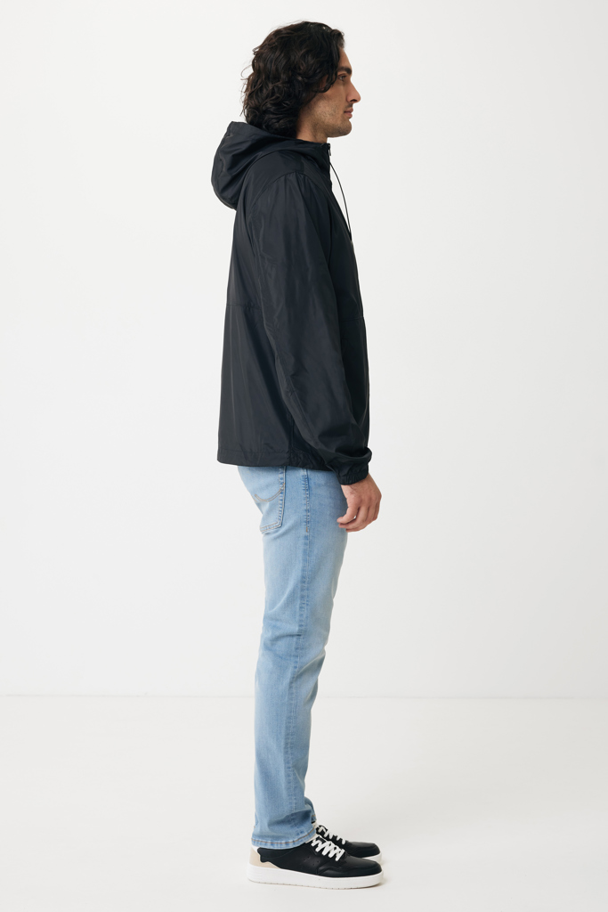 Chaqueta ligera IQONIQ Logan de poliéster reciclado