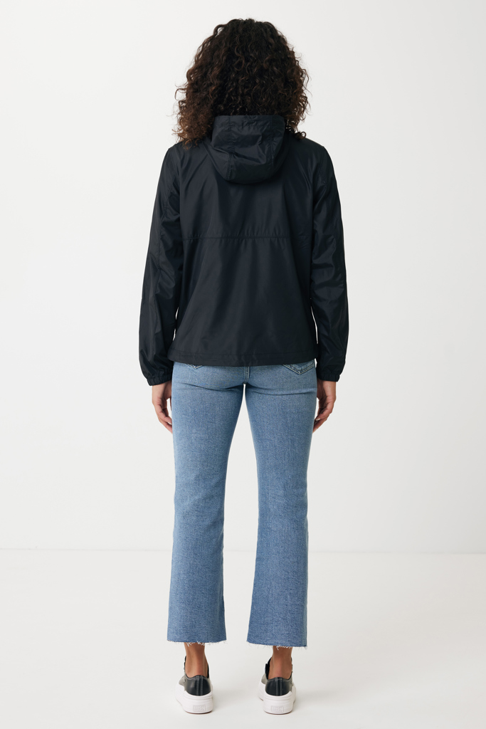 Chaqueta ligera IQONIQ Logan de poliéster reciclado