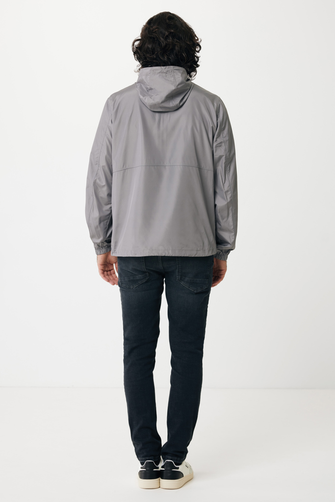 Chaqueta ligera IQONIQ Logan de poliéster reciclado