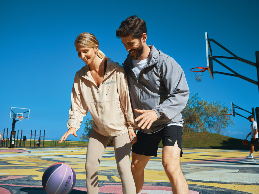 Chaqueta ligera IQONIQ Logan de poliéster reciclado