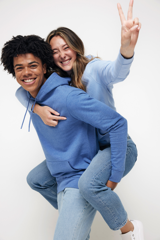 Sudadera IQONIQ Torres algodón reciclado sin teñir