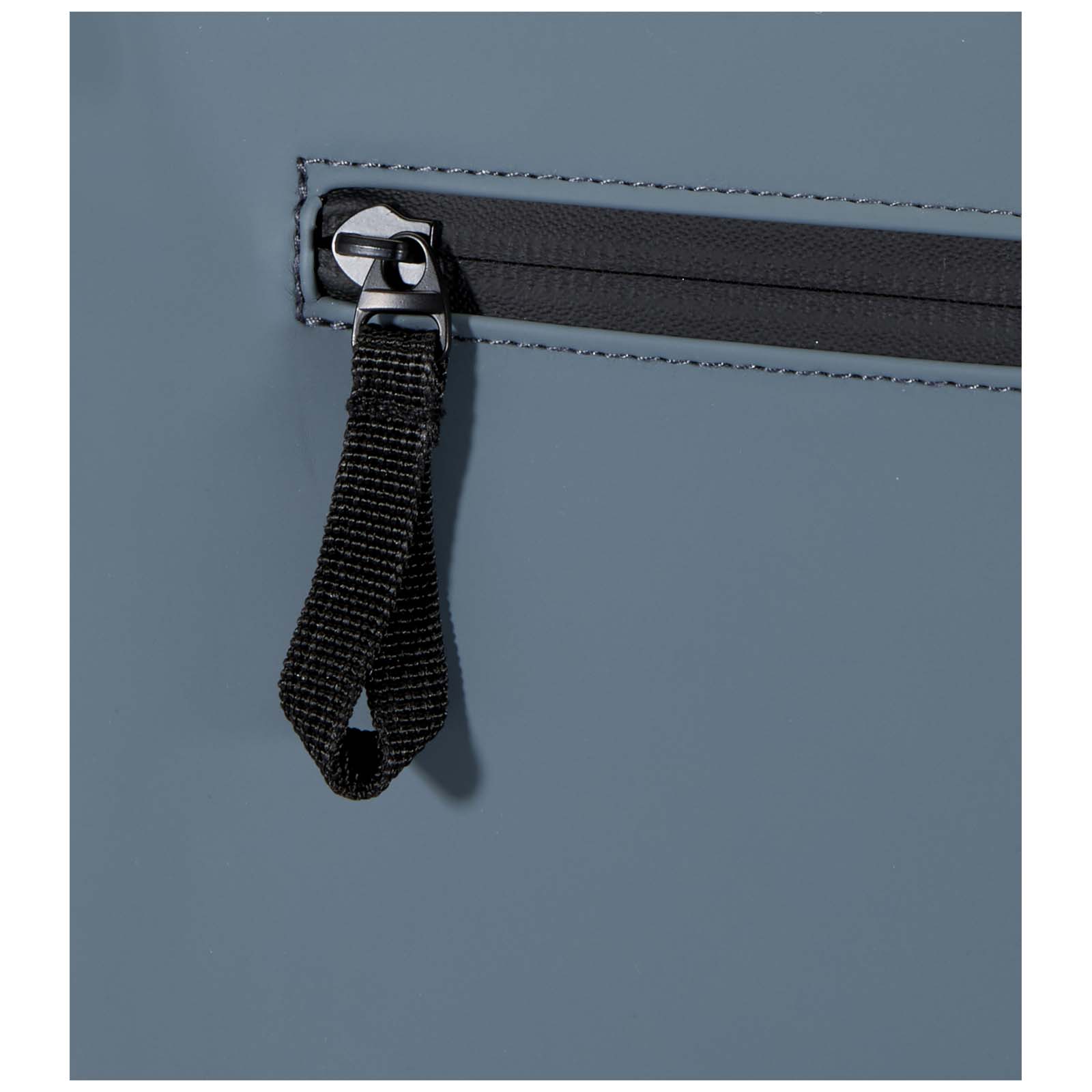 Mochila de 15 y 18 L con parte superior enrollable de material reciclado con certificado GRS Resi Plus