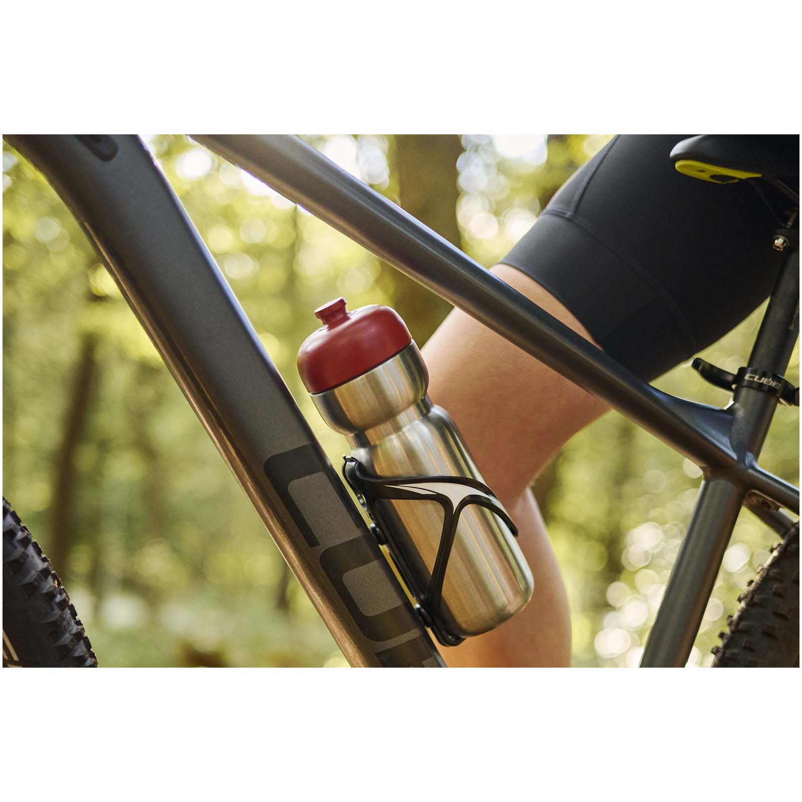 Bidón deportivo de 800 ml de acero inoxidable Mepal Pull