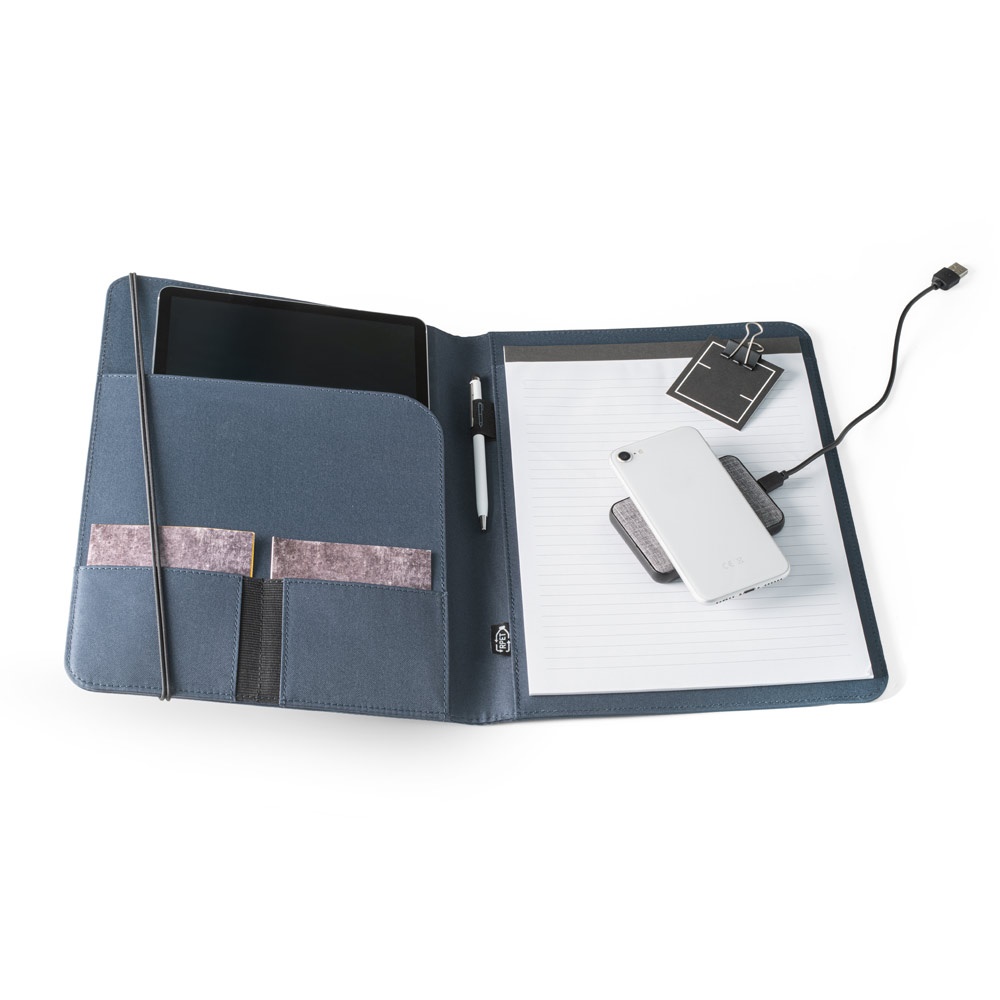 EMERGE FOLDER II. A4 folder in recycled polyester (100% rPET) 300D with elastic closure