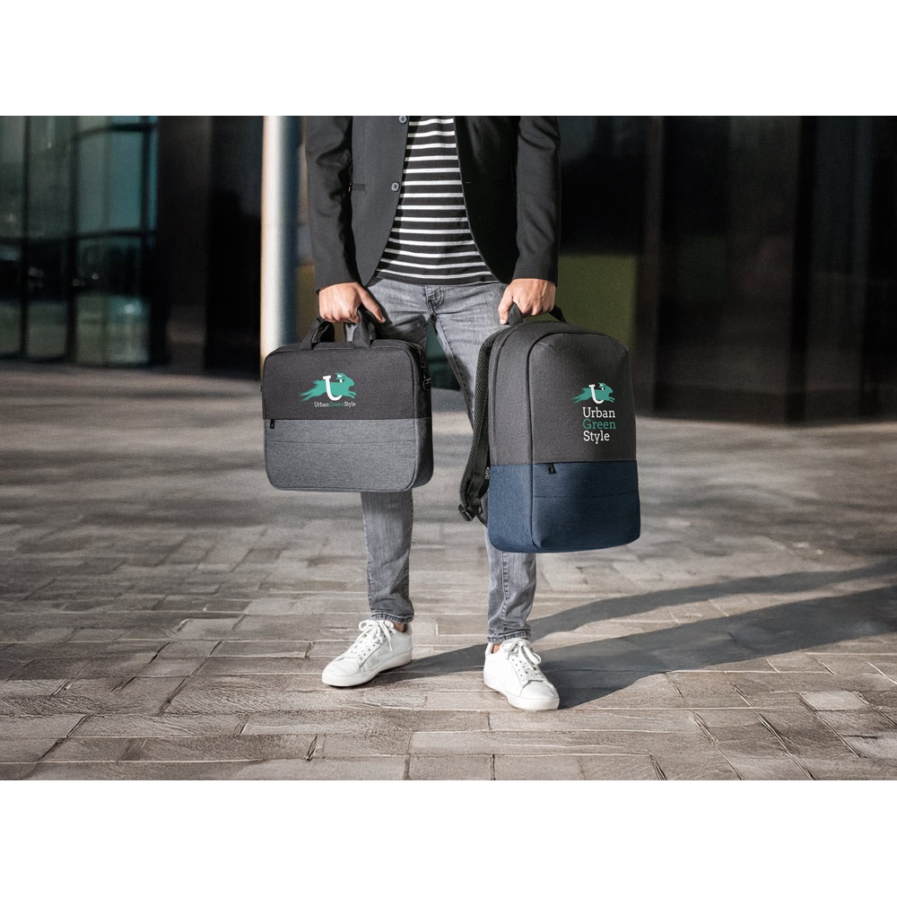 GENOA. Bolso acolchado para portátil de 15" en poliéster reciclado de alta densidad 600D
