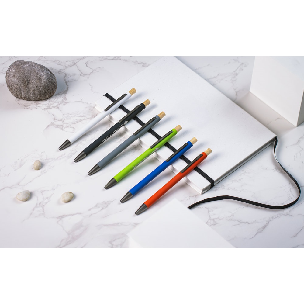 ZYLEN. Bolígrafo de aluminio reciclado (100% rAL), con acabado de goma