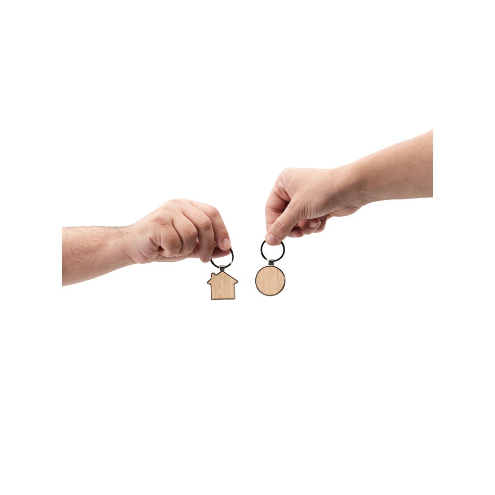 GASTON HOUSE. Llavero de hierro con forma de casa, de zinc y bambú