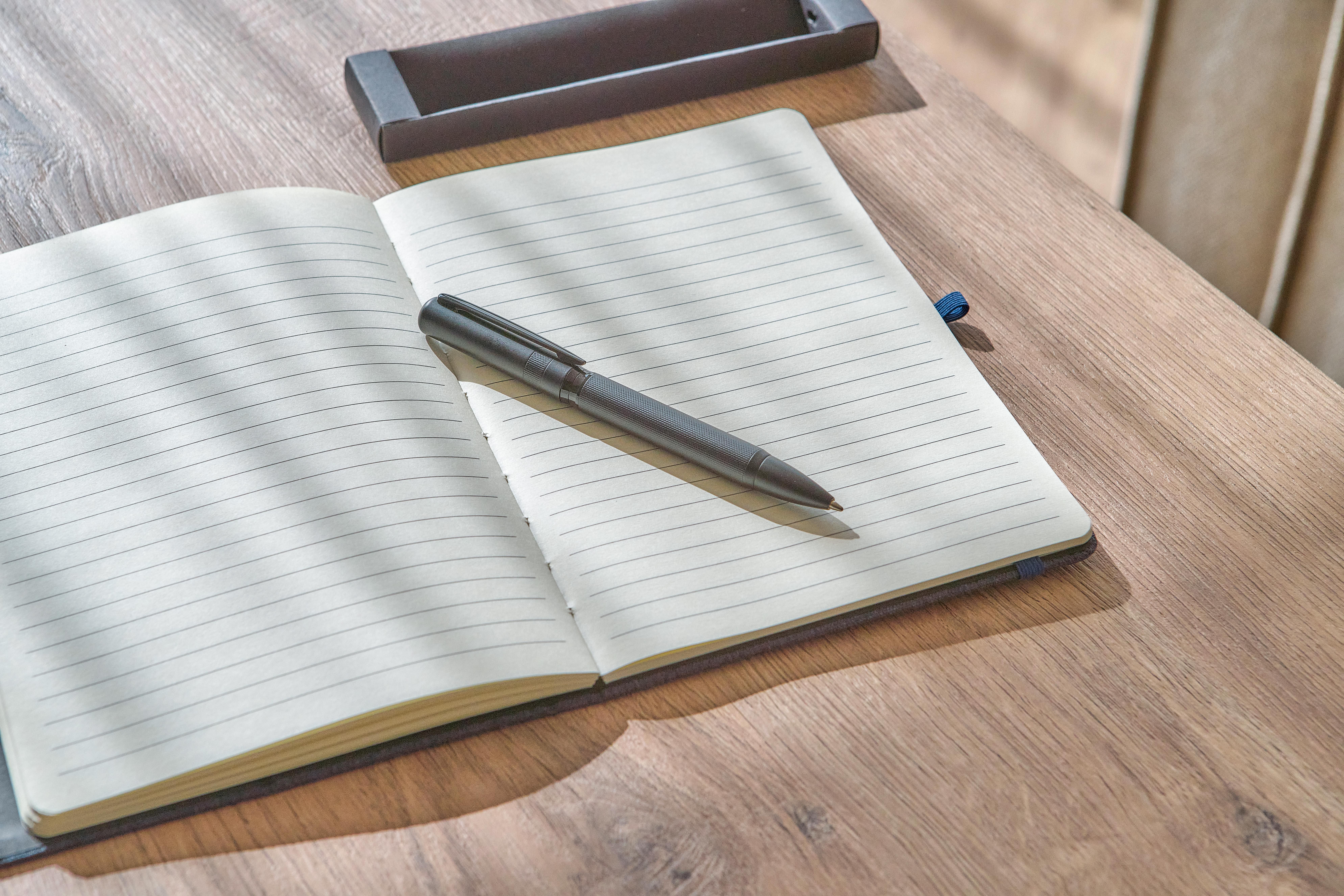 Bolígrafo de latón ecológico con estuche Hadi