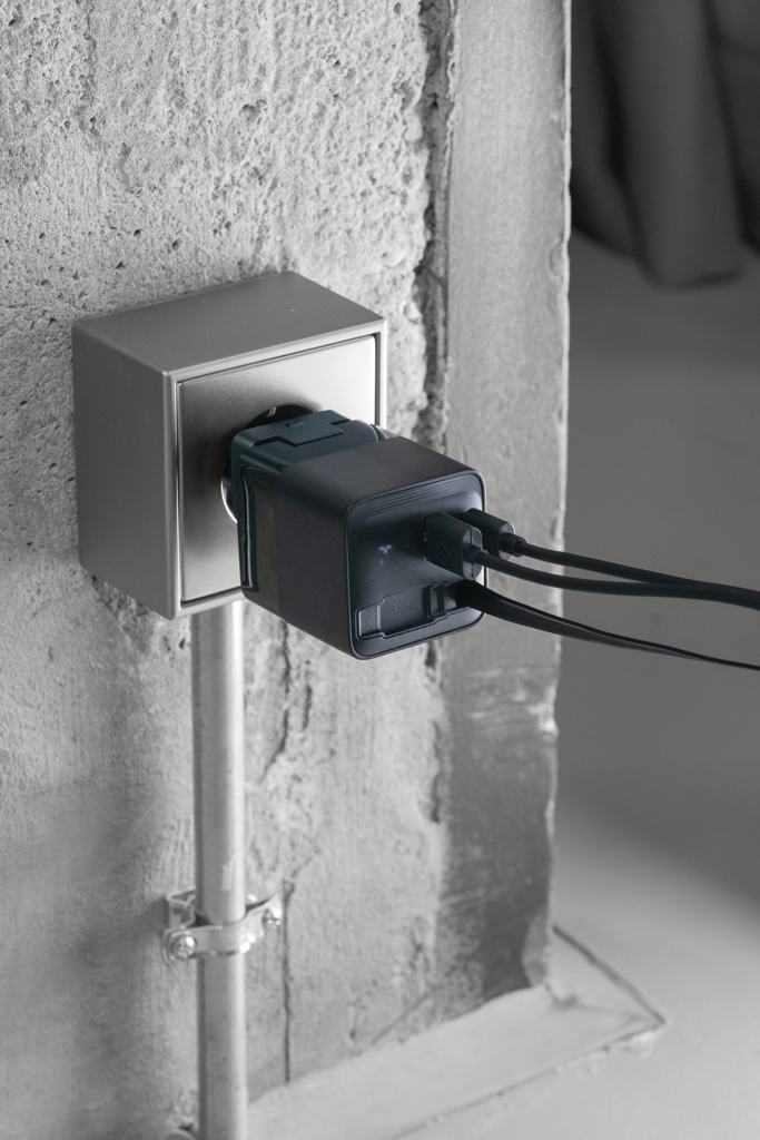 Cargador GaN Mendocino con cable retráctil Urban Vitamin 65W