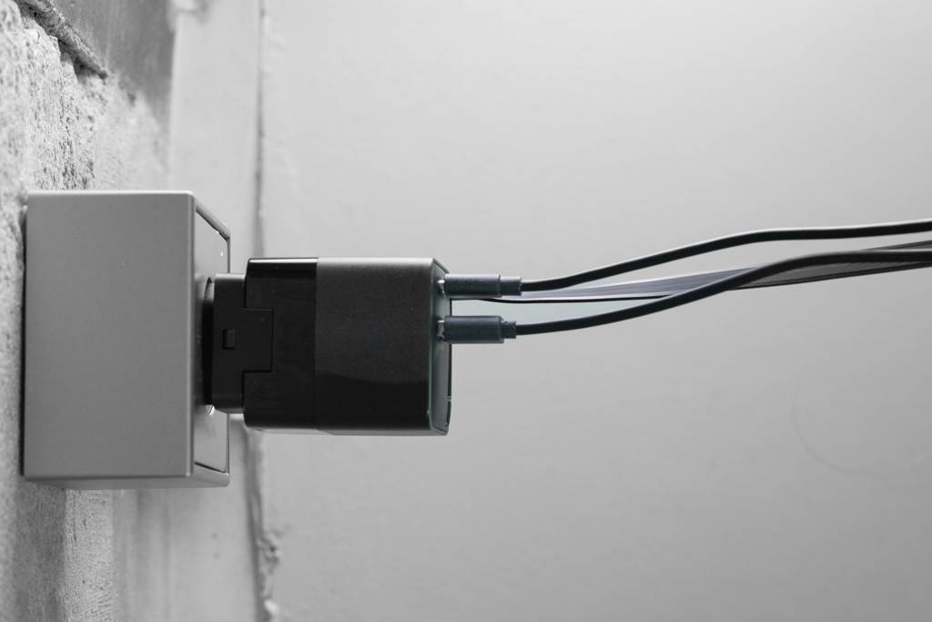 Cargador GaN Mendocino con cable retráctil Urban Vitamin 65W