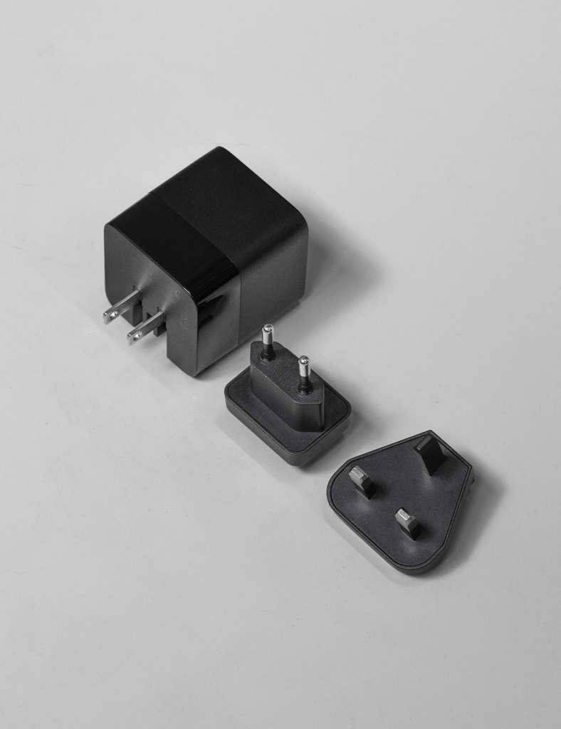 Cargador GaN Mendocino con cable retráctil Urban Vitamin 65W