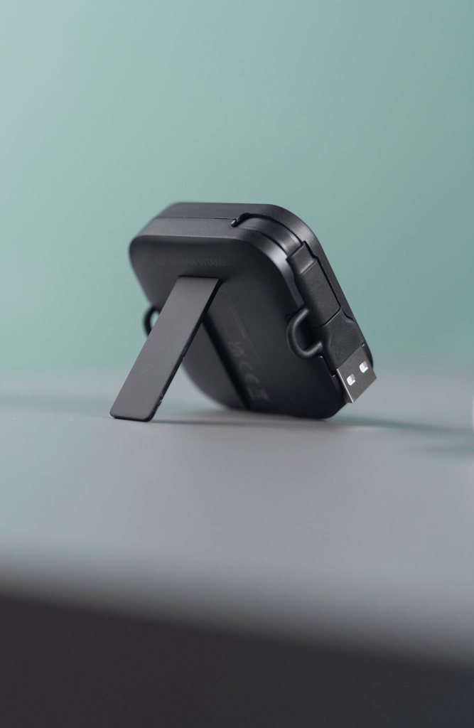 Urban Vitamin San Jose 100W stand with retractable cable