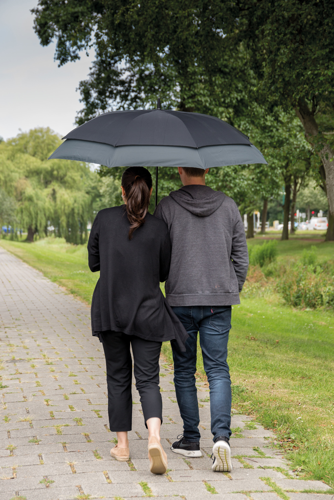 Swiss Peak AWARE™ 23" to 27" expandable umbrella