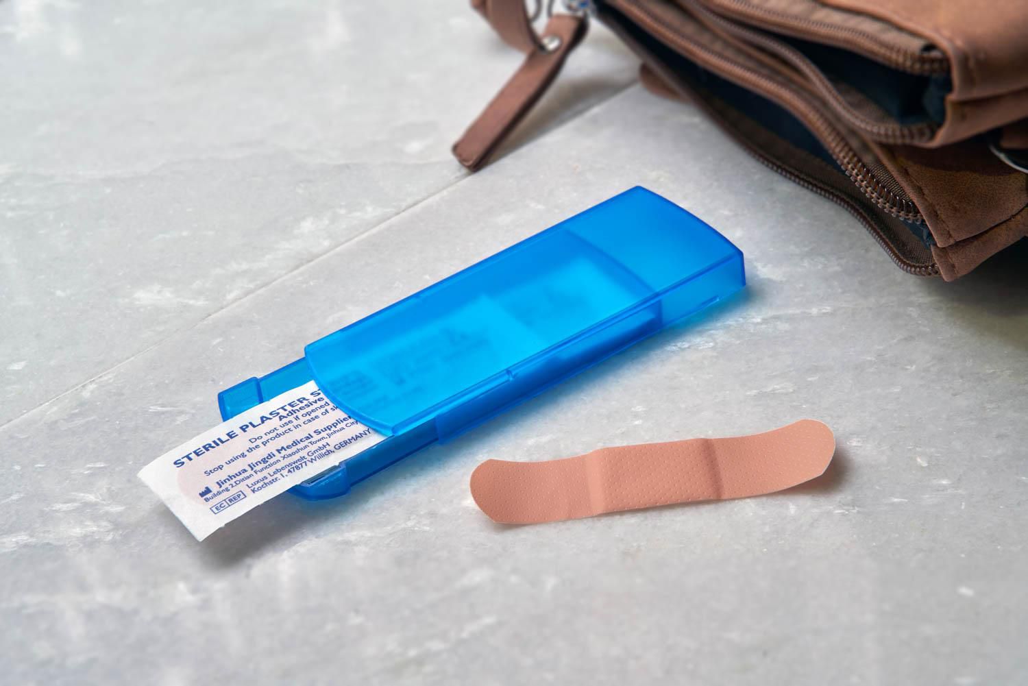 Bandage dispenser Pocket