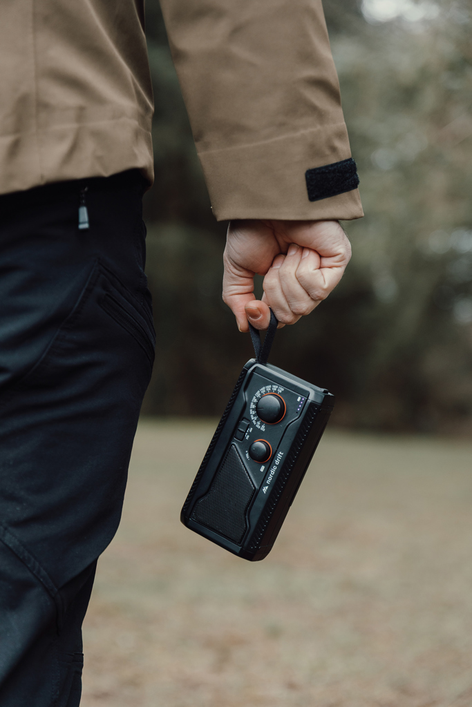 Radio multifuncional Nordic Drift Titan IPX4 de 4000 mAh