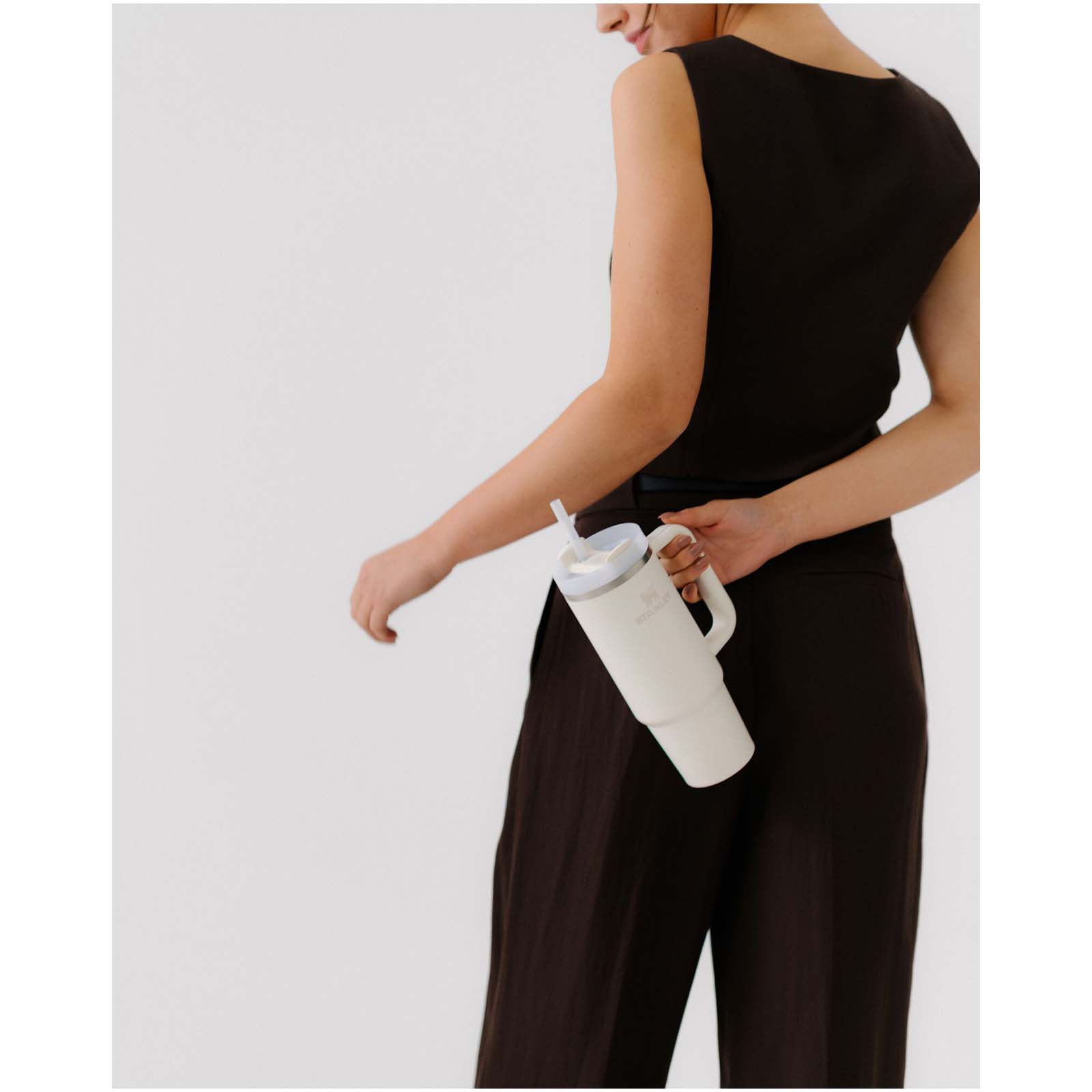 Vaso con aislamiento de acero inoxidable reciclado Stanley Quencher® H2.0 FlowState™ 890 ml