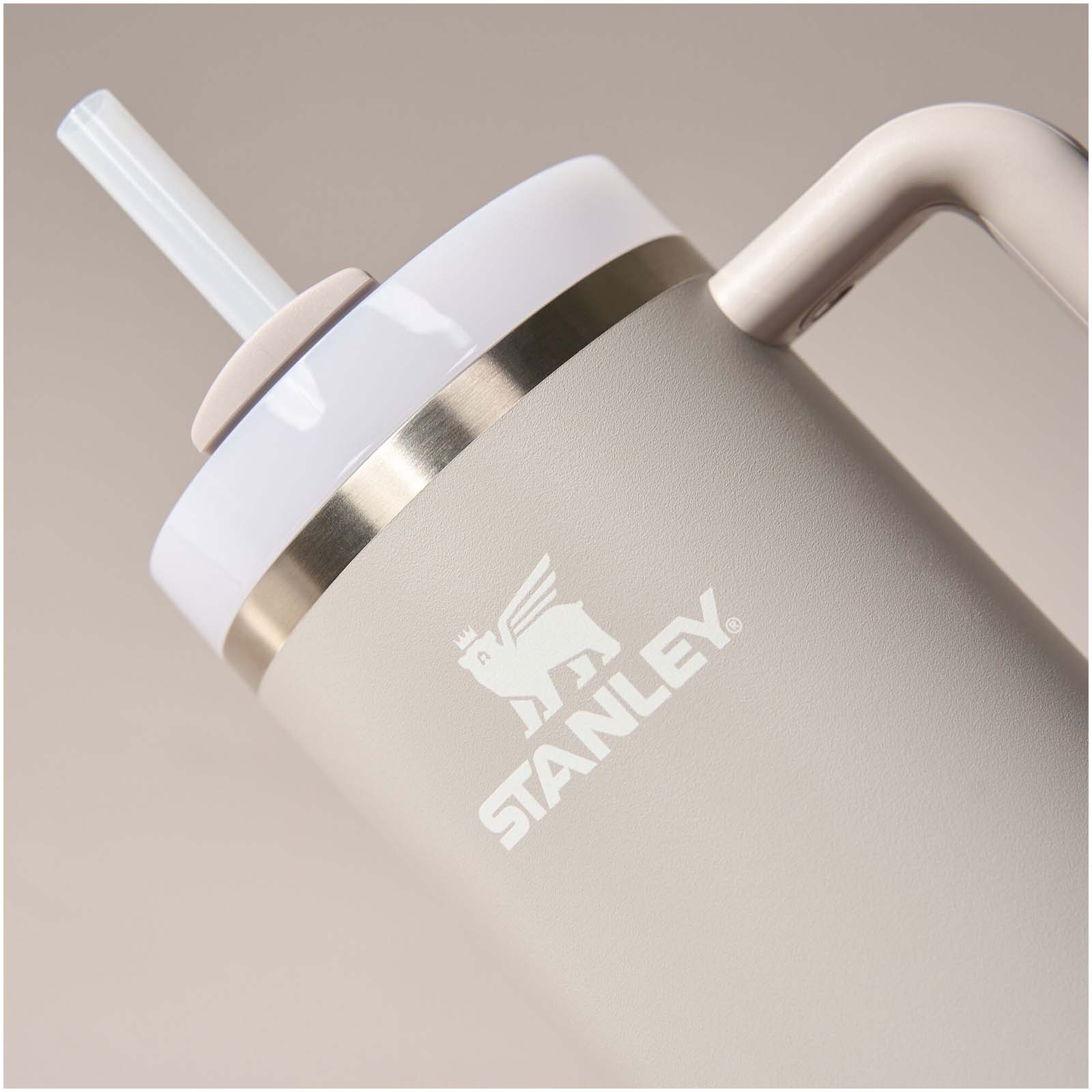 Vaso con aislamiento de acero inoxidable reciclado Stanley Quencher® H2.0 FlowState™ 890 ml