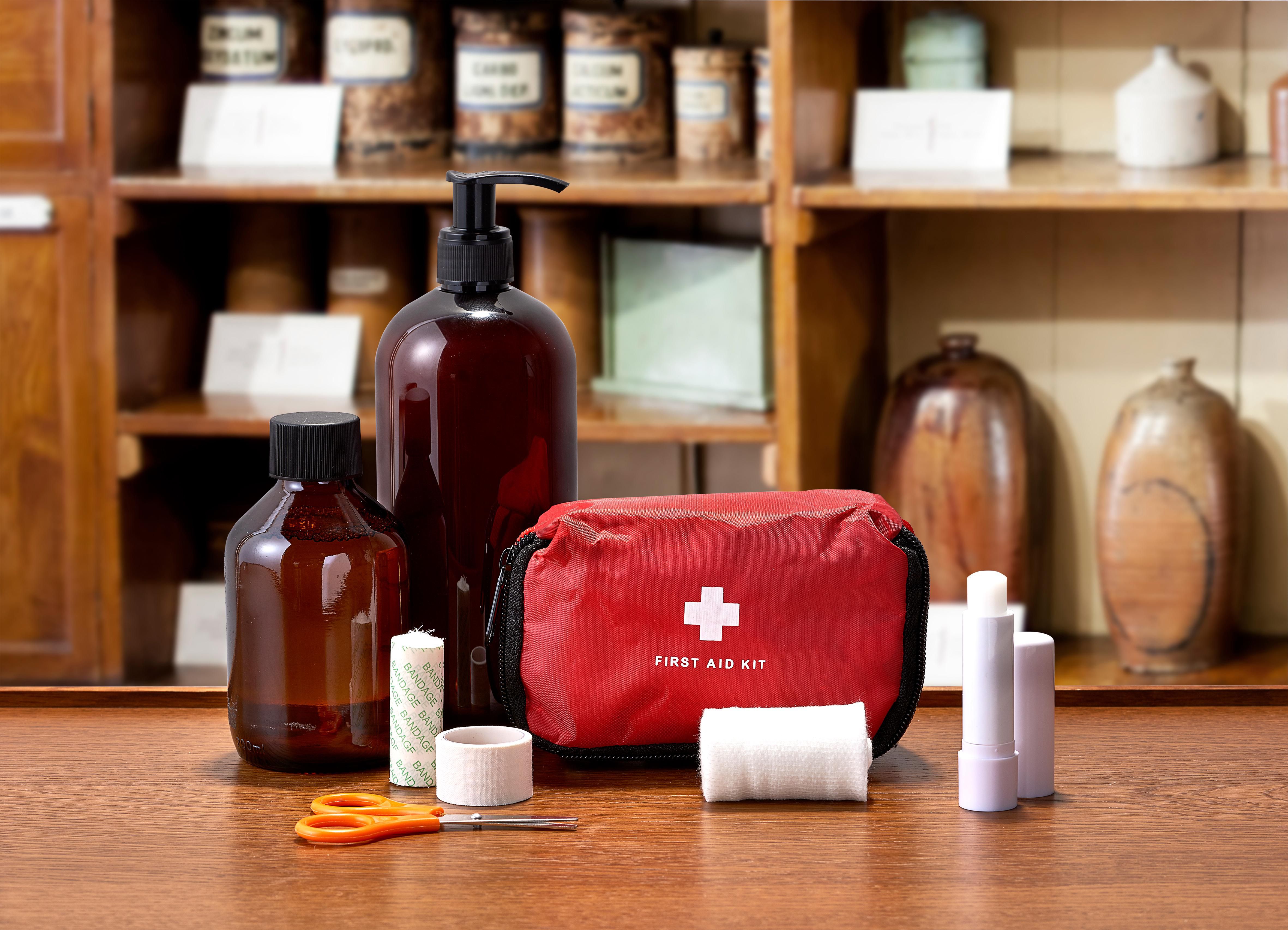 First aid kit Tiffany | 17 pcs