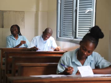Imagen de archivo de estudiantes realizando las pruebas de selectividad, mes de junio. Foto: Periódico Ébano