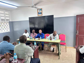 Responsables del INES Bioko Norte en la primera reunión con los profesores a unos días del comienzo del curso escolar 2026-27. Foto Lourdes Ndong