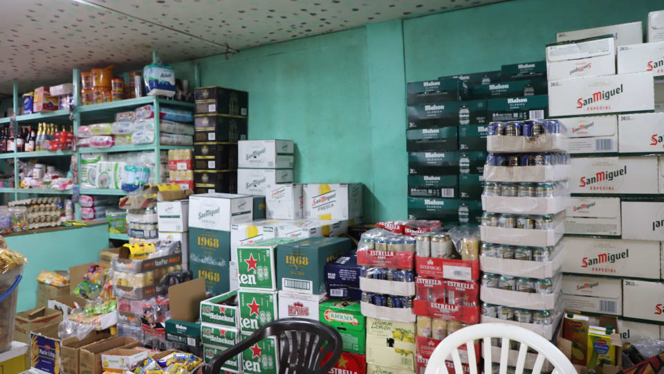 Productos alimenticios, bebidas alcohólicas entre otros de primera necesidad que se han visto incrementados los precios. Foto Periódico Ébano